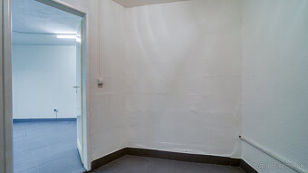 Zrekonštruovaný skladový priestor vo Vrakuni na prenájom - 16