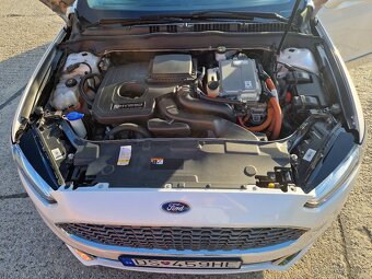 Ford Mondeo Vignale Hybrid - 16