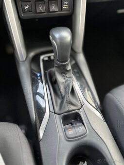 Toyota Corolla Cross 2.0 Hybrid Comfort e-CVT - 16