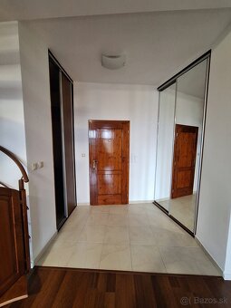 2390 NA PRENÁJOM EXKLUZÍVNY APARTMÁN S PEKNÝM VÝHĽADOM - 16