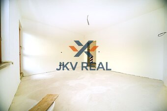 4 izbový rodinný dom s garážou v tichej lokalite - 16