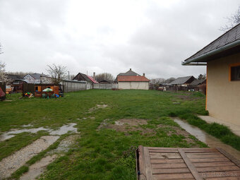 Na predaj dva domy s pozemkom 1707m2 vo Velkých Kosihách. - 16