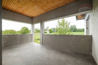 PREDAJ: 15 ročný rodinný dom - bungalov s veľkým pozemkom, P - 16