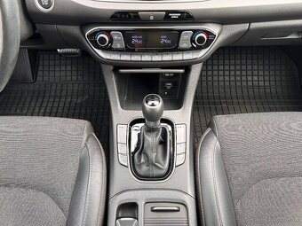 Hyundai i30CW 1.5 T-GDi mHEV 118kW AT7 STYLE - 16