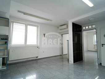 Komerčná budova v širšom centre mesta Vranov nad Topľou - 16