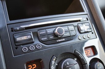 Peugeot 5008 2.0 HDi 110 kW - 16