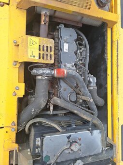 New Holland E305 - 16