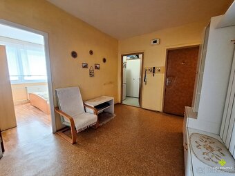 Veľkometrážny 3,5 izbový byt Prievidza Ul. Clementisa - 16