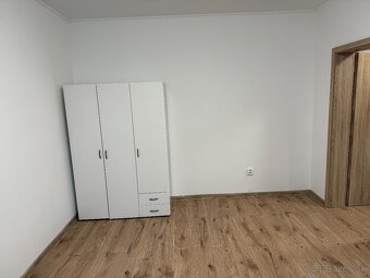 Novozrekonštruovaný zariadený veľký 1 izbový byt na prenájom - 16