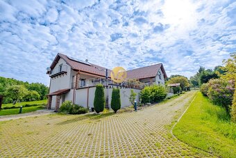 Na PREDAJ jedinečný rodinný dom 438m2 s veľkolepým pozemkom  - 16