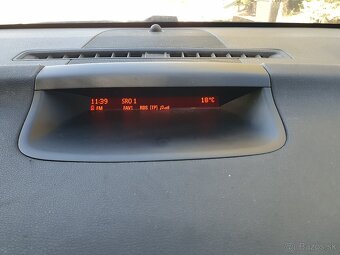 Opel Meriva 1,4 - 16V - 70 kw - M5 - 16