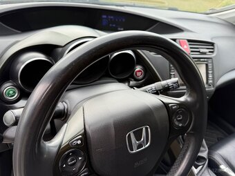 Predám Honda Civic 1.8 i-VTEC Executive 2013, 104 kW - 16