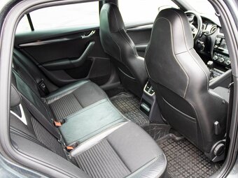 Škoda Octavia Combi 2.0 TDI DPF RS - 16
