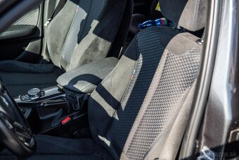 BMW rad 1 M 140i xDrive Shadow A/T odpocet DPH - 16