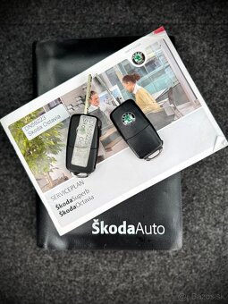 ŠKODA OCTAVIA COMBI 1.6 MPi - 16