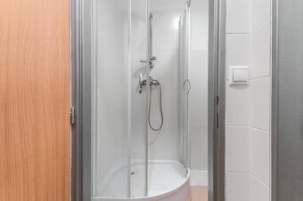 Predaj komerčných / kancelárskych priestorov v Petržalke - 16