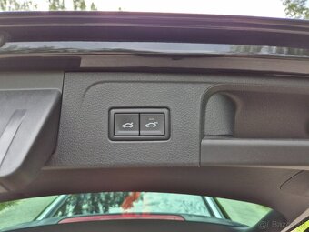 Volkswagen Passat B8 Variant 2.0 TDI Elegance 4Motion DSG - 16