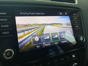 Škoda Octavia Combi 2.0 TDI DSG 110kW Style - 16