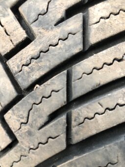 Audi elektróny R17 - 16