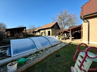 4i rodinný dom s bazénom a vedlajšou podpivničenou stavbou - 16