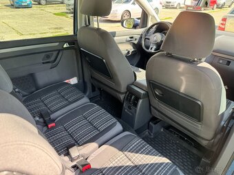 Volkswagen Touran Cross - 16