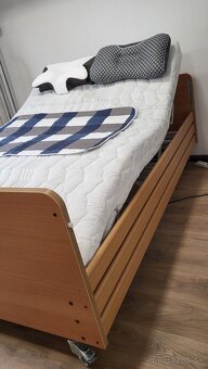 Elektrická polohovacia posteľ s matracom 140x220cm do 350kg - 16
