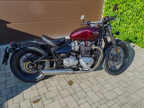 Triumph Bonneville Bobber - 16
