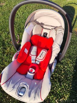 Cybex Cloud z i-size Ferarri - 16