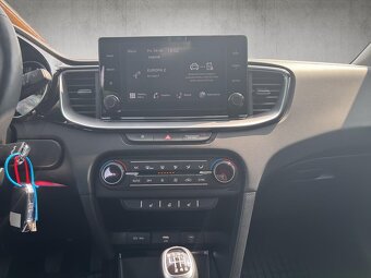Kia Ceed SW 1.5 TGDI M6 Gold - 16