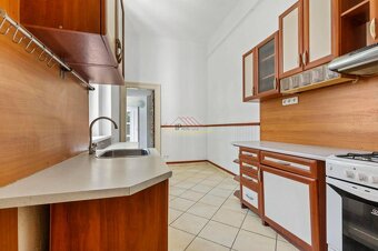 Výnimočný, priestranný 3 izbový byt pri Prezidentskom paláci - 16