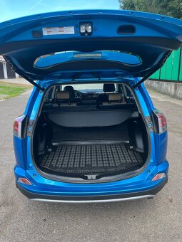 Toyota RAV4, 2.5 Hybrid, executive, 4x4 -  spoľahlivé SUV - 16