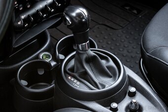 Mini Countryman Cooper D A/T - 16