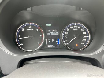 Mitsubishi Outlander 2.2 DI-D AT 4x4 2017 plna historia - 16