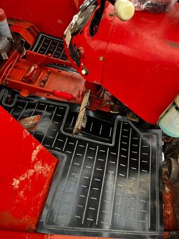 Gumová rohož Zetor 5511, 5611, 5711, 5745, 6711, 6745 ,6911. - 16