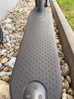 Xiaomi Mi Scooter Pro 2 – TOP stav, najazdené do 15km - 16