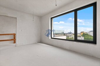 Nadštandardná 4- izbová terasová vila na Kolibe s krásnym vý - 16