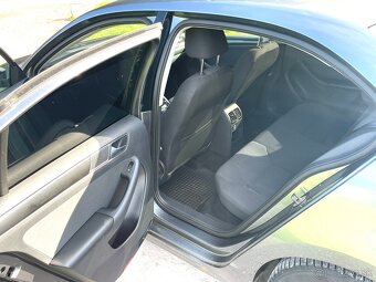 Volkswagen Jetta 1.6 TDI Comfortline - 16