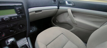 Škoda Octavia II 1.6 benzín - Ambiente - 16