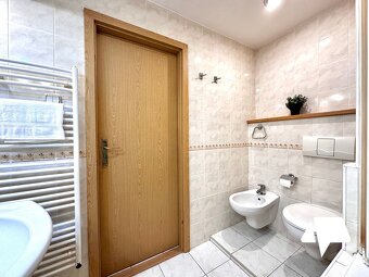 REZERVOVANÉ Predaj, 4 izbový byt - loggia, pivnica a klimat - 16