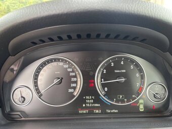 BMW 5 528i 180Kw X-drive 8A/T,kúpené v SR, 101000km - 16