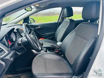 Opel Astra Sports Tourer – 1.6 diesel – výbava COSMO - 16