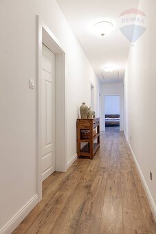 Na predaj 5-izbový rodinný dom v Sološnici - 16