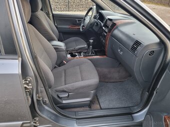 KIA SORENTO 2,5CRDi 4x4 - 16