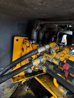 Predám stavebný teleskopický nakladač JCB 530-110 - 16