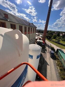 Výškové práce, čistenie plôch, maľovanie, lepenie reklám - 16