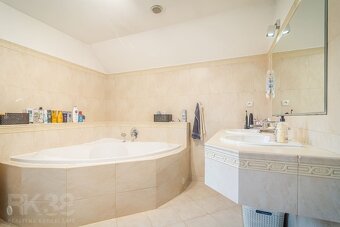 TOP ponuka: Priestranný dom s nádherným pozemkom - 16