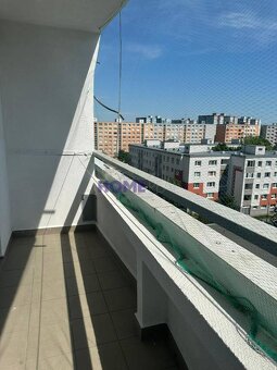 KOMPLETNE ZREKONŠTRUOVANÁ A ZARIADENÁ GARSÓNKA V PETRŽALKE. - 16