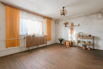 Na predaj investičný dom pri lyžiarskom vleku v Oščadnici - 16