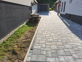 Pokládka zámkovej dlažby - 16