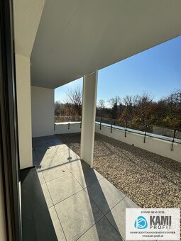 Na predaj priestranný 4 izbový byt v novostavbe v Piešťanoc - 16